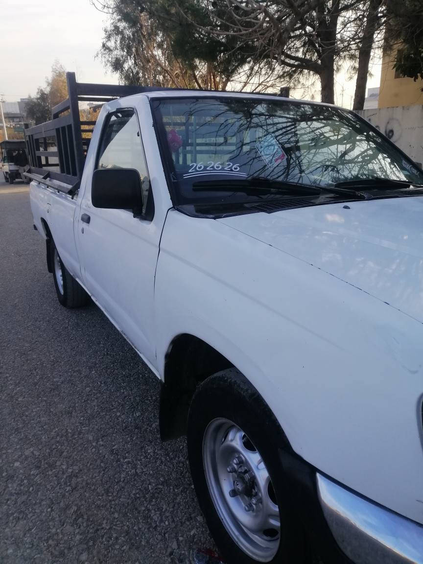 نيسان تاك موديل ٢٠٠١ ئارم بلاستيك سليماني ته بريت و باوه ر نيه كيرو مه كينه و ئه كسل به شه رت مه زبوته بي ئه يبه ئارم ئه وه ليات به شه رت دا ئيره مرور خه رامه ي به شه رت   سه ياره كه كامل بو ياخه وه ركه راوي به شه رت 
نرخى ته نها ٦٣ كه لا معامه له يه كي كه م 
*********** السليمانية, العراق
