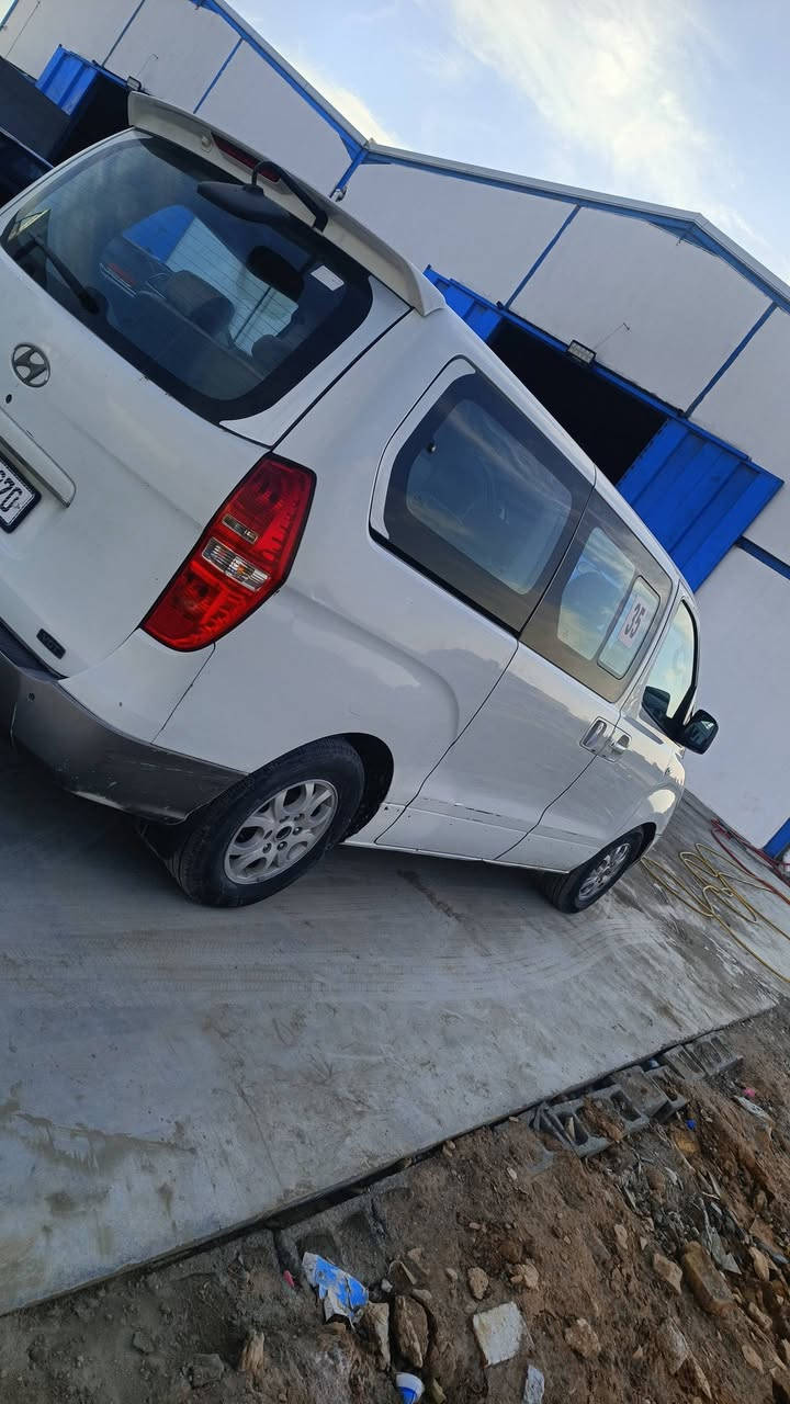 ستاركس موديل 2013 مرمزه 2018
محرك جديد شرط 
بيهه صبغ قليل شبر بجاملغ خلفي وشبر بلباب السلايت 
بااسمي مداور ثاني يوم سنويه لحد 31
العنوان ديوانيه السعر 170 وبيهه مجال 
***********
