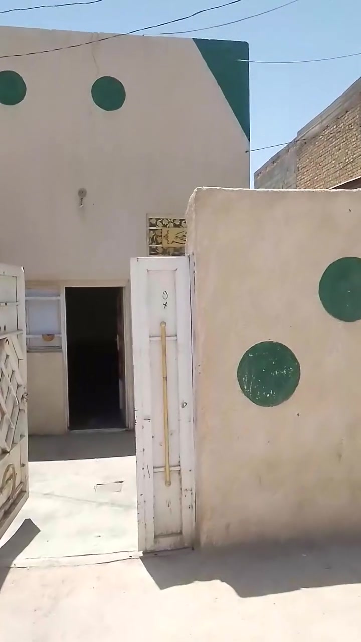 السلام دار للرهن 100م كربلاء الامن الداخلي منطقة 22 طابق ونصف الارضي غرفة نوم صاله استقبال مطبخ صحيات داخليه وخارجيه/ الطابق الثاني غرفة منام وصحيات سعر الرهن.   20 قفل / *********** / ***********
