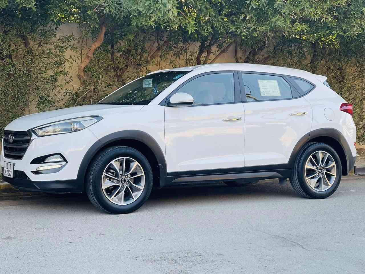 السلام عليكم
للبيع توسان موديل ١٨ شركة الكاصد خليجيه  كفاله عامة بيها كرت بخشم البنيد اثر تشليع والباقي مكفول محرك كير تبريد قطعتين  تدفئة صدر أمامي اوخلفي جديد تخم تاير رقم بغداد آلجديد بسمي 
مال بيت نظيفه جدآ
السعر ١٧٤ وبيها مجال 
 للإستفسار***********
العوان بغداد
