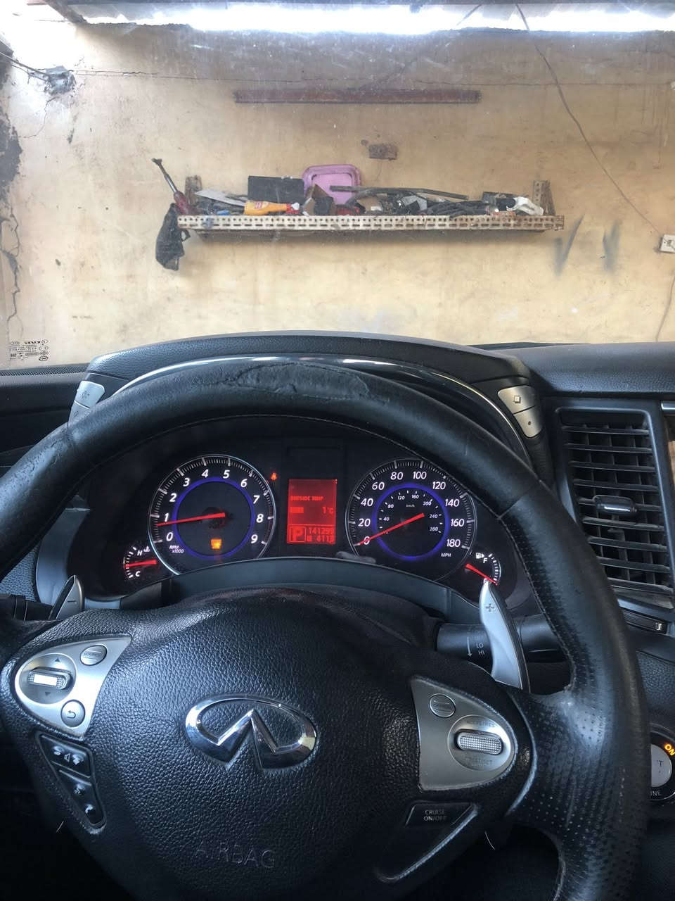 انفنتي 2009 وارد امريكي مكينه كايمه السعر 80 بيهه ٣ قطع مكان بغداد***********
