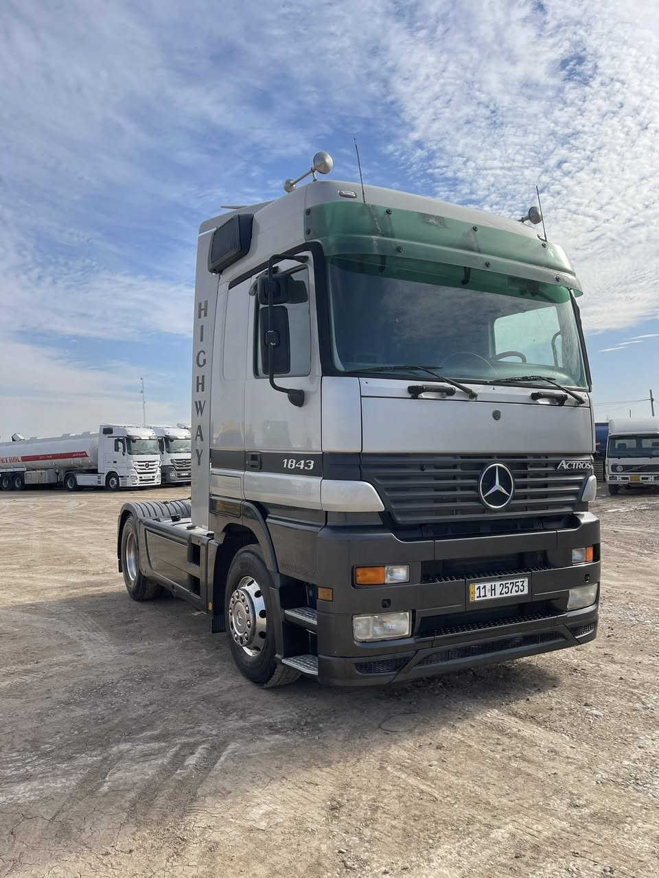 السلام عليكم       اكتروس شمعه موديل 2001حجم 43. للاستفسار ‭0774 808 5702‬
