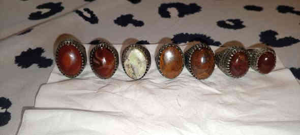 البيع شلع وفرد سعر مناسب خواتم قديم شغالات فول  مخطوطه روحانيه قويه الحجر مالهن وبيهن صياغه ثقيله سلجوقي ويدويه  كلمن وسعره  سوار فضه شاكرات  وكلايد  قديمه روحانيه وصره غزال فواح عطر مسك دام كلمن وسعره فقط اتصل على الرقم *********** رايدهن فقط علا الاتصال مامتواجد علا فيسبوك جادين فقط  وشراي احتى الاتعبني ولاتعبك ماعندي توصيل من رخصه الادمن المحترم وافق ربي يوفقك بغداد المكان
