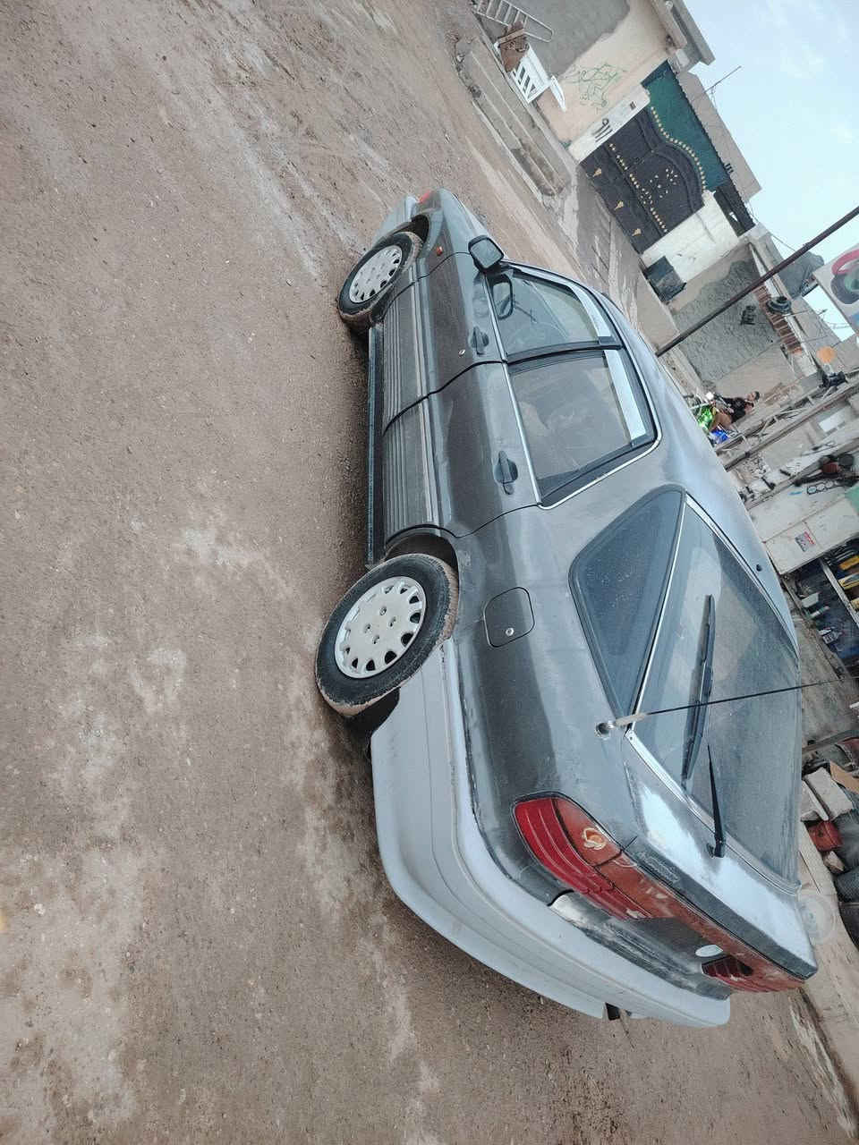سلام عليكم سيارة للبيع رقم جديد دولي حدادية جديدة السياره نضيفة مابيه اي نقص الموديل 1992 التواصل على الرقم *********** البيع نقد وتقصيد

