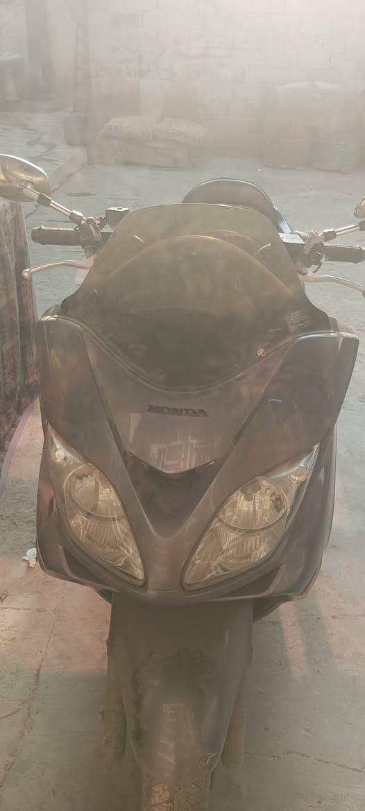 السلام عليكم فورزه 2008للبيع درجه نضيفه ***********
