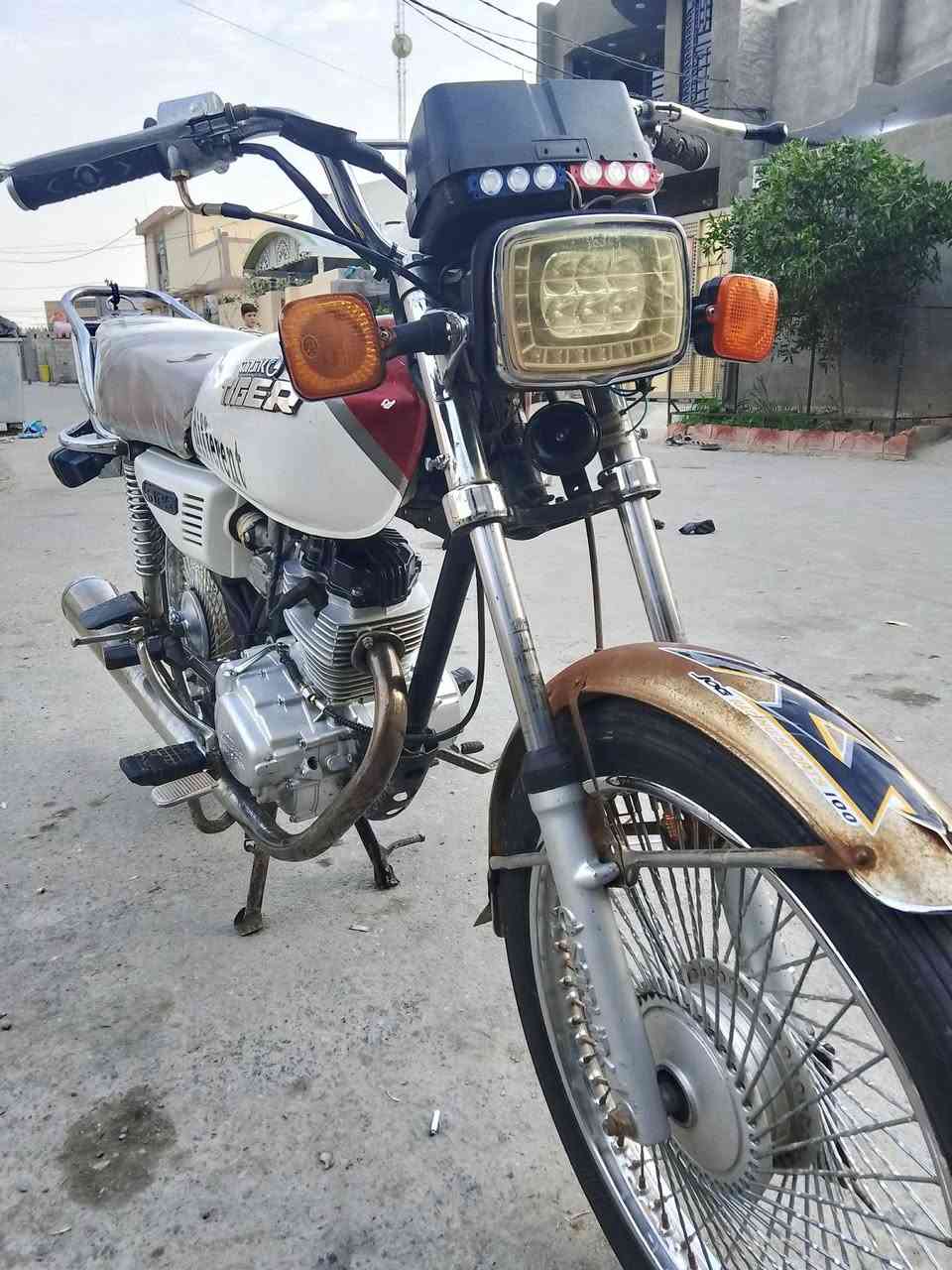 دراجه لبيع وراق كامل محرك خير من الله موديل محرك 24 تصال رقم صاحبه *********** سعر 425 بيه مجال
