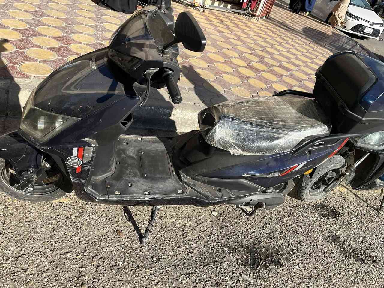 موطور. سعر. 400 ***********  مكان فلوجه.
