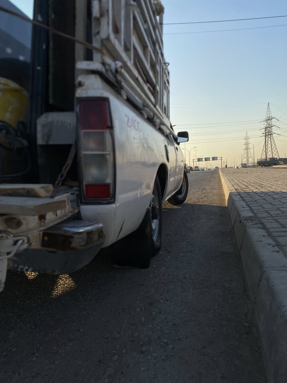 نيسان للبيع تبريد تدفئه شغال المكان الموصل ***********
