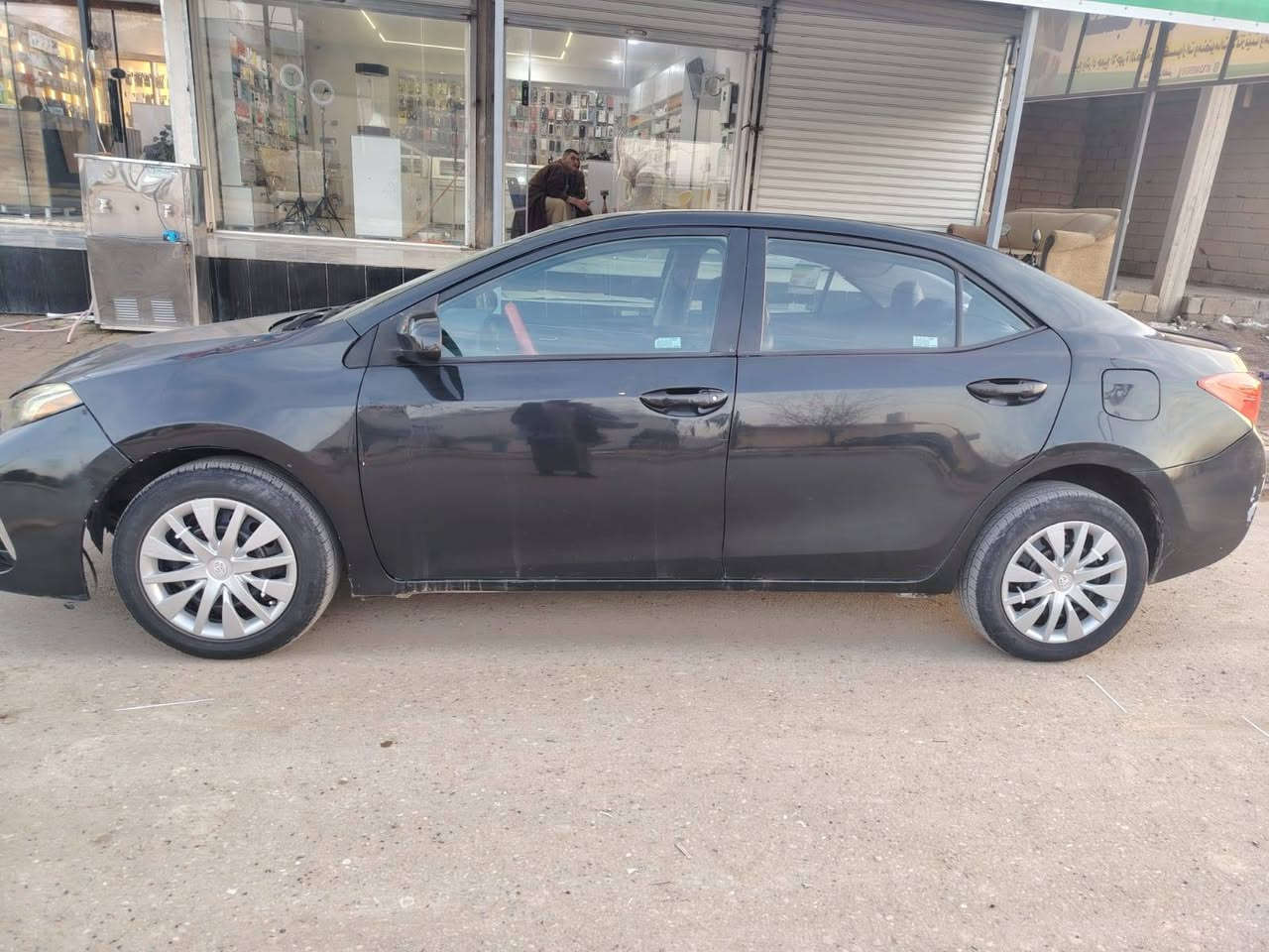 السلام عليكم 
🚗 كورلا للبيع – موديل 2019 (SE)
🔹 السيارة بحالة ممتازة
🔹 محرك وگير على الشرط
🔹 أحزام
🔹 تدفئة + تبريد فول
🔹 جميع الكهربائيات شغّالة 100%
🔹 سيارة حلوة مال جنيه 
💰 السعر: 115
📝 بيها مجال حك الجيه للشراي

الموقع ناحية العباسي 
📞 للتواصل والاستفسار:
***********
