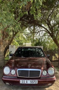 مارسيدس ام عيون ١٩٩٨ رقم بغداد مميز أربع ارقام سنويه ٣٠ محرك v المرغوب...