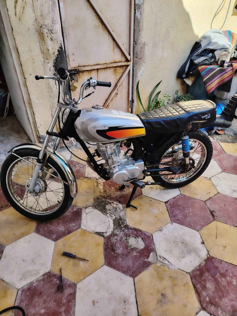 السلام عليكم دراجه كلك مكينه 24 مكاني الديوانيه للبيع الديوانيه ال حمد السعر 375 وبيها مجال كلك كلك


**إذا كنت صاحب هذا الإعلان وتريد حذفه لأي سبب، رجاءا أرسل رسالة إلى الدعم الفني**