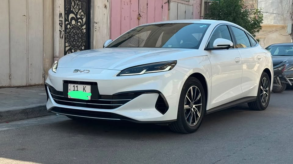السلام عليكم
BYD SEAL 6
سيل ٦ 
موديل 2025 
رقم بغداد
مواصفات  ٤ كامرات محيطيه شاشة قلاب داخل ابيض جلد وباقي المواصفات المعروفة 
ماشية ١١ الف
مكان السياره بغداد 
السعر اتصل وتدلل ***********

