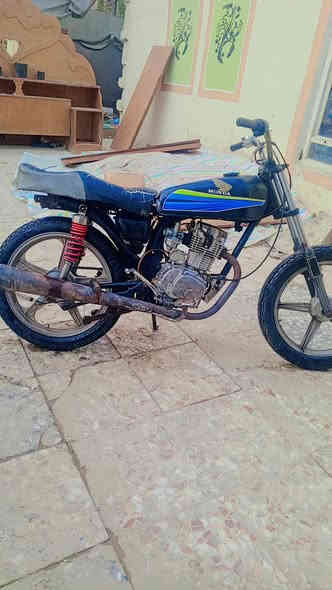 السلام عليكم دراجه للبيع جاهزه ما بيها شيء مكان بابل حمزه الغربي السعر 200 وبيها مجال ***********
