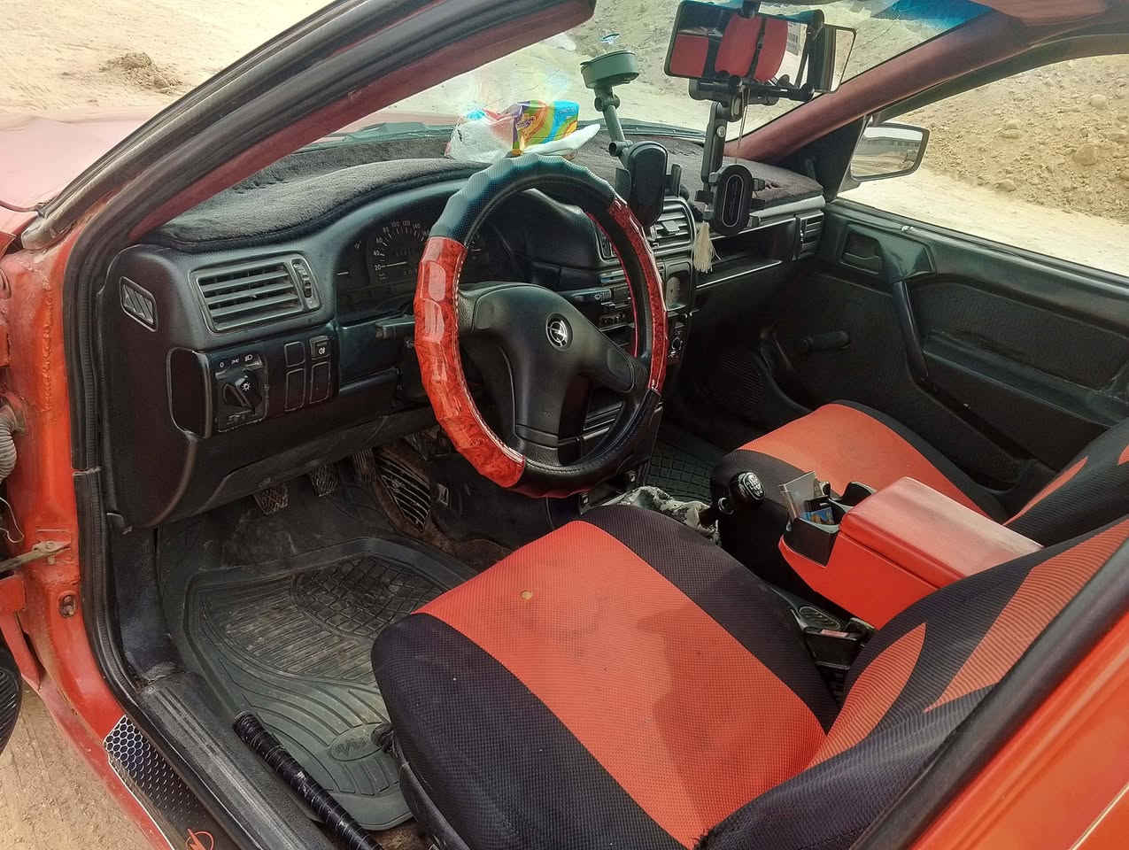 السلام عليكم أوبل فكترة للبيع فقط بدون مراوس . رقم الانبار دولي شرط التحويل موديل 93 مكينة 20 لاتنقيص ولاتبخير تايرات امامية جدد السيارة كلشي ماناقصها السعر 34وبيها مجال عنوان السيارة سامراء ***********
