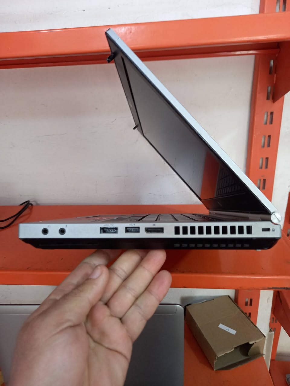 لابتوب hp
المعالج كور اي 5 الجيل الثاني 
فئة المعالج m
الهارد 300   كيكا 
الرام 4  
حجم الشاشة 14 
الملحقات شاحنة اصلية مع جنطة 
السعر 85
***********
***********

يتوفر توصيل
