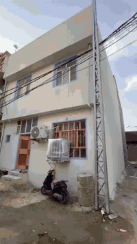 السلام عليكم بيت 50 متر مربع كنطرة السلام عكد بليبل يبعد عن الامام ١٠ دقائق .. السعر 90 للاستفسار اتصال عل *********** أو مراوس
