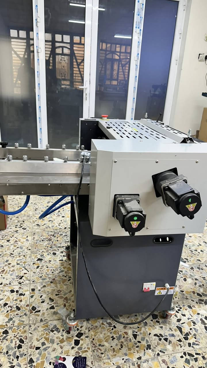 للبيع ماكنة تنمير وتخريم وطوي ( ريكة)
ملائمة للوصولات والبروشورات
اصغر قياس 10 * 10 سانتيم
اكبر كياس 45 * 45 سانتيم
ثخن الورق من 50/g الى 350/g
باقي المواصفات ملحقة بصورة
للاستفسار يرجى الاتصال 
***********
للمعاينة والفحص مطبعة سعد
