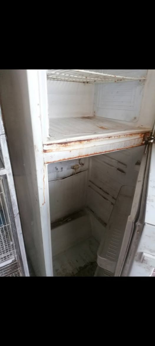 ب25 
ثلاجة مبدل ماطور جديد ب80 قبل أربع أشهر وماشغلتها ضلت متروكه ابيعها ب25 قفل بغداد شارع فلسطين رقم ***********
