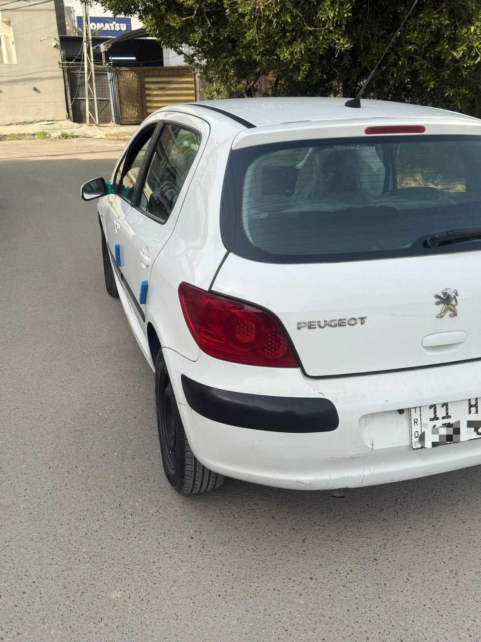للبيع بيجو فرنسي ٣٠٧ موديل ٢٠٠٦
ماشيه ٢٠٠ الف حقيقي 
ولا كلوب مشتغل بيها بالدشبول
رقم بغداد مشروع وطني بسمي 
تبريد ❄️ ثلج 
كير محرك صدر امامي خلفي مكفول 
تخم تاير وباتري جدد
جامه اماميه جديده
سياره جاهزه من كلشي 
السعر 64 وبيها مجال
مكان السياره بغداد شهداء السيديه 
الاستفسار اكثر الاتصال على الرقم***********
