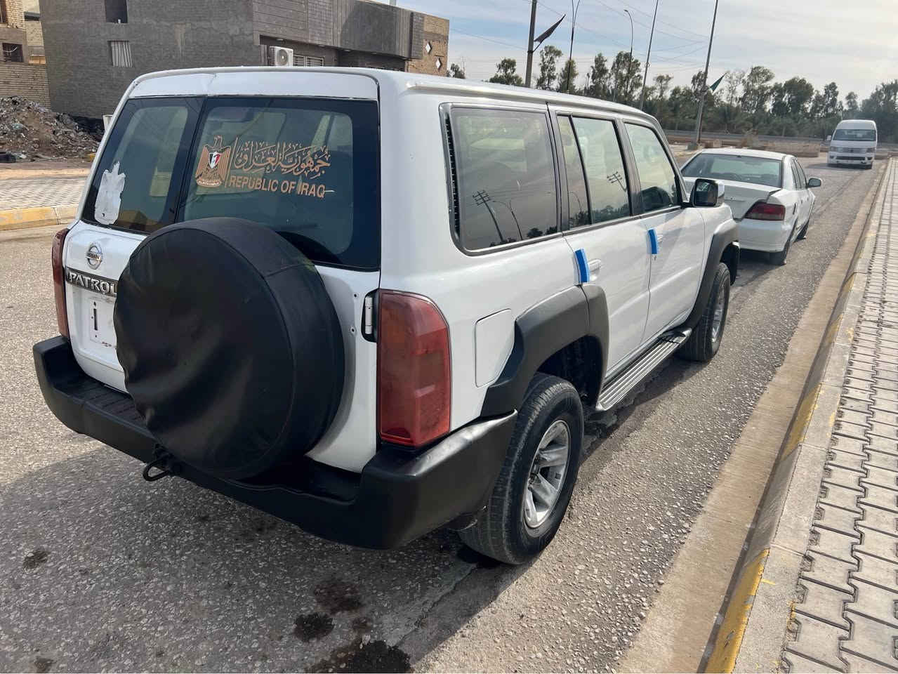 سلام عليكم 
نيسان باترول ٢٠٠٨مال مزاد وزرارة داخليه تترقم بغداد 
كير ومكينه كفاله منظومة تبريد كامله بس غاز 
اسويلك وكاله وانته ترقم 
*********** مكان سياره كربلاء 
سعره ب٦٥ بيه مجال بسيط كربلاء, العراق
