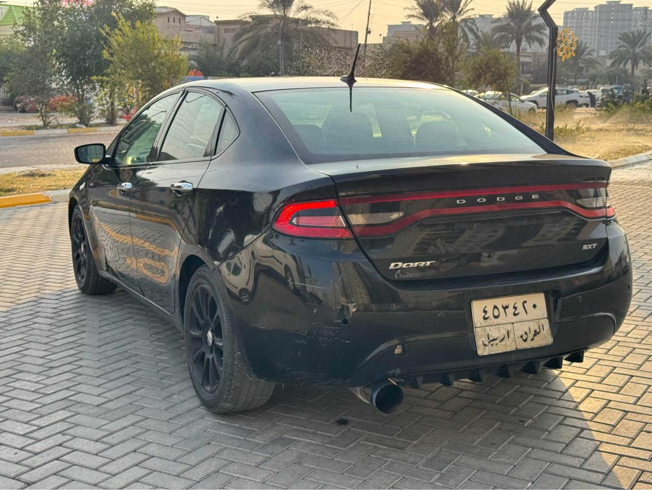 السلام عليكم 
دوج دارت 2016 
حادثها جاملغ وبنيد 
سياره جاهزه بدون نقص 
مكانها بغداد حي الجهاد مواصفات 
محرك 2000
تحكم ستيرن جهتين 
السعر 90 $
رقمي *********** بغداد, العراق
