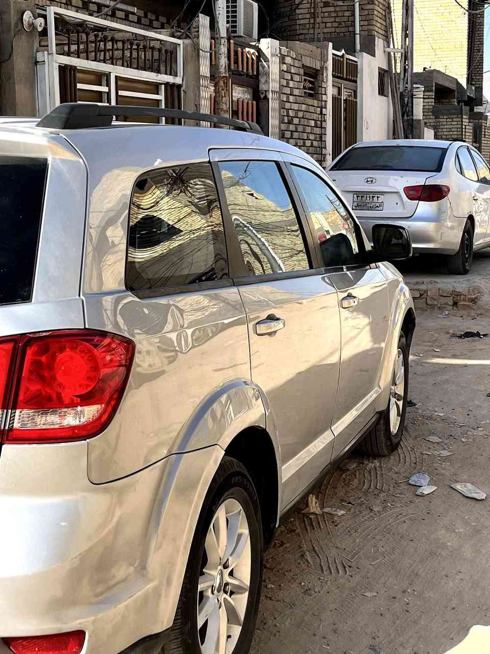 سلام عليكم دوج جورني 2013 SXT رقم بغداد انلكيزي سنويه جديده فول عده الفتحه 6 سلندر 7 راكب تبريد 3 قطع جاهزه من كلشي سياره بيه بل جاملغ الامامي صبغ رشه صغيره وبل باب الخلفي رشه صغيره غير ذني كفاله سعر 120 وبيه مجال قليل *********** بس شراي يتصل
