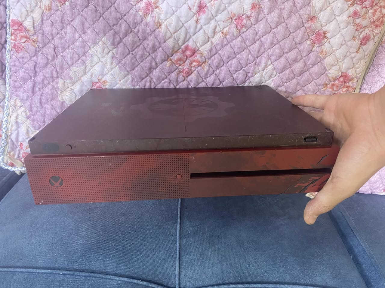 اكس بوكس الاصدار الخاص بسعر 135 الف و موجود توصيل نضيف مفتوح مره وحده لحك او ما تلحك


**إذا كنت صاحب هذا الإعلان وتريد حذفه لأي سبب، رجاءا أرسل رسالة إلى الدعم الفني**
