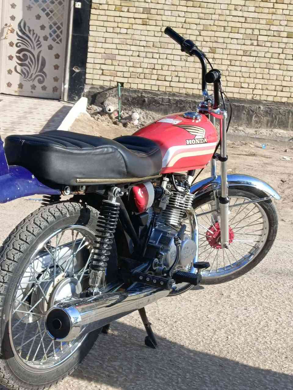 السلام عليكم دراجه سيجي مفتوحه بس ولفات  دراجه نضيفه تعميره كله 25 اوراق سكنر السعر 700 وبيها مجال 
مكاني بابل القاسم خاص مفتوح وهذا رقمي 
***********
