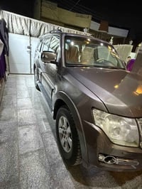 باجيرو حبتور موديل ٢٠١٥ اللون جوزي الماشي ١٠٣ محرك٣٥٠٠ سياره مقفوله من...