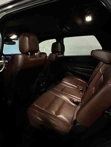 للبيع دوج دورنكو 2023 Rt
خليجي وكاله هارلم  
محرك v.8 هيمي 5.7 
ماشيه ٤٦ الف كم
بيها صبغ قابل جاملغ امامي ايسر وجاملغ  خلفي يسار بدون ضربه اثر شخط
               
داخل قرميدي  
شاشه كبيره 
٧ راكب 
فتحه سقف 
نقطه عمياء 
رادار تحديد مسار 
مو درايف
شفتات ستيرن 
سقف شاموا 
كراسي كهرباء 
ميموري 
تطعيم صاج
تدفئه تبريد مقاعد 
تدفئه ستيرن 
بريك ذاتي 
صندوق كهرباء 
وبعد هوايه 
السعر ٣٥ الف دولار 
الرقم***********
