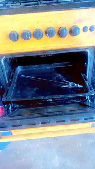 سلام وعليكم من رخصت الادمن عندي هذا الطباخ اخو الجديد ناره يخبل ونضيف حيل حيل قليل مستعمل الفرن شغال كل شي بس شغال شرط الفحص  عنواني كركوك عرفه رقمي ***********. السعر 120 وبي مجال
