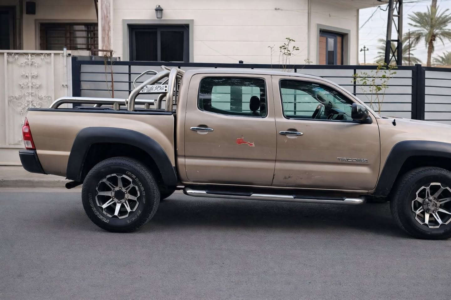 تيوتا بيك اب تاكوما 2008 دبل قمارة محرك V6 اوتماتيك المحرك والكيرهة نفسة يجي مال هايلوكس ال6 سلندر نفس المجموعة السيارة تراي ميكانيك كلة جاهز رقم بغداد تحويل ثاني يوم السيارة بيهة صبغ حزام  دواخل مكفولة 

الموقع بغداد حي الخضراء 

السعر 105 ورقة 

 اي استفسار الاتصال على ***********
