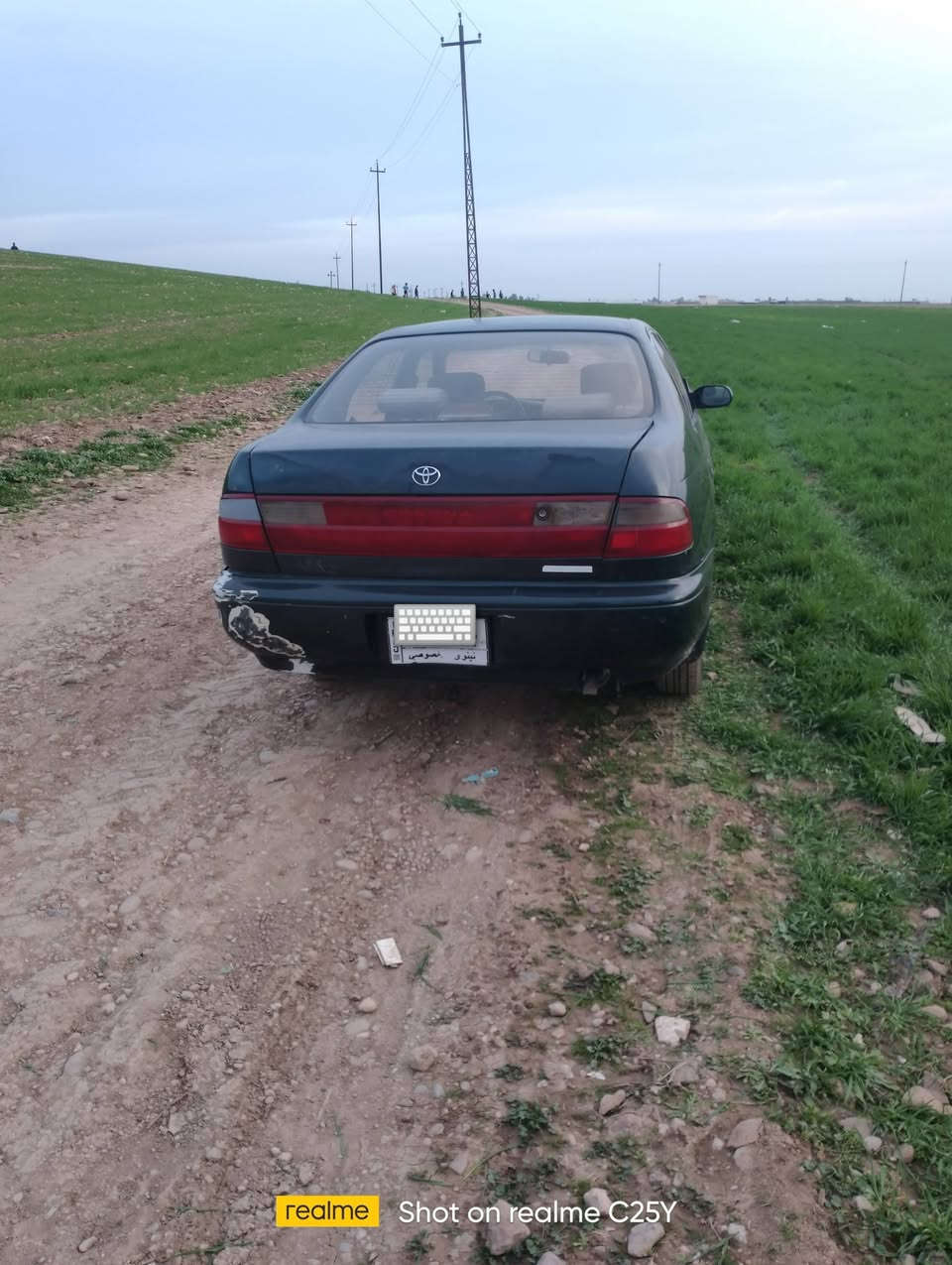 فرخ بطه للبيع موديل (92) صبغ جاملق الوره تبريد شغال 
مكينه حجم 18 طخم تاير جديد
كير توماتيك كير شرط جامات كهرب  
داخلها نضيف ومحرك شرط

سعر (48) استفسار ع رقم 
(***********)
شرط الوكاله وتحويل 
مكان الموصل
