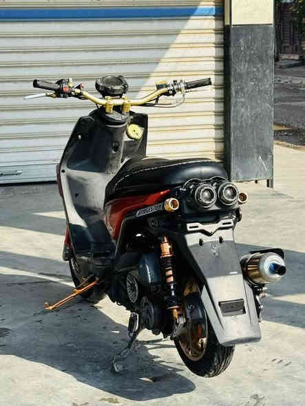 السلام عليكم 
سكنز جبلي مديل 2012 
الدراجه جديده بمعنى الكلمه 
1. فجوج بربمو 
2. قباقه عنابير وستيرن ويدات بريك ويدات قبضه كلهن ماركه NCY 
3. قباقه مكينه مزوده 
4. دبلات امامي ماركه olin 
5 . دبلات خلفيه رياضيه 
6. ستيرن رياضي 
7. ستان صفح رياضي 
8. بعد بيها تزويدات هواي الدراجه متعوب عليها 
دبل اشاره شغال عالي ناصي الدراجه كامله ما ناقصه شي 
الدراجه ب اسمي مكفوله مكينه وسرقه 
مكاني /البياع الشرطه الرابعه 
رقمي *********** بي واتس اب 
السعر 1450 وبيها مجال الشراي مارجعه
