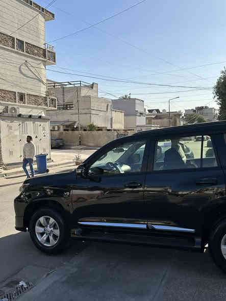 السلام عليكم من رخصة الادمن المحترم للبيع برادو 2023 TXL ماشيه 31 الف كيلو رقم اربيل بأسمي السياره مكفوله كفاله عامه عده تكحيل بسيط بالدعاميه سعرها 46500 الف دولار يعني اربع شدات وخمسه وستين ورقه وبيها مجال للطيبين مكاني بغداد المنصور  *********** 
***********
