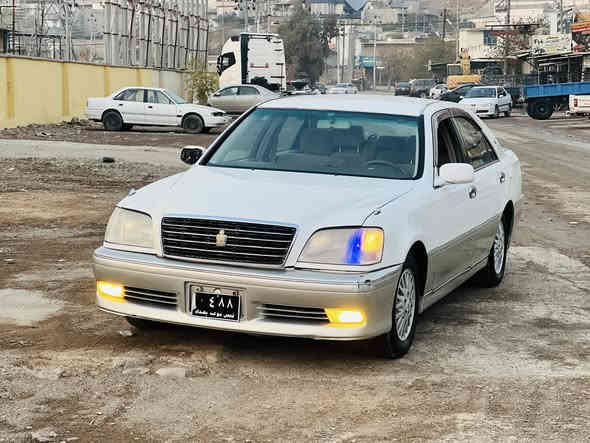 مەلیکە مووس 2000.
VVT.
ناوزەرد 
سێ دووگمە 
داژبڵ نەجەف .
کامل مەسرەف کراوە .
سارد و گەرموو بریکی بەسراوە .
تەقەو ڕەقەی  نییە .
تایەو ویلی لۆکە .
مەسرەفی نییە .
قرچیکی لەدواوە هەیە .
سعری 40گەڵاو مەجال .
بۆ مەعمەلە تەلەفوون مەکە حەزت لێێە بێ سەری کە .
***********
***********.
سەیسایەق
