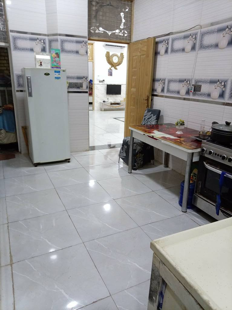 السلام عليكم
بيت طابو صرف مساحة ١٥٠ للبيع
متكون من غرفتين وصالة ومطبخ
 واستقبال وصحيات داخلية وخارجية
الموقع القاسم حي العسكري مقابل جبل عامل
للاستفسار *********** هاشمية, بابل
