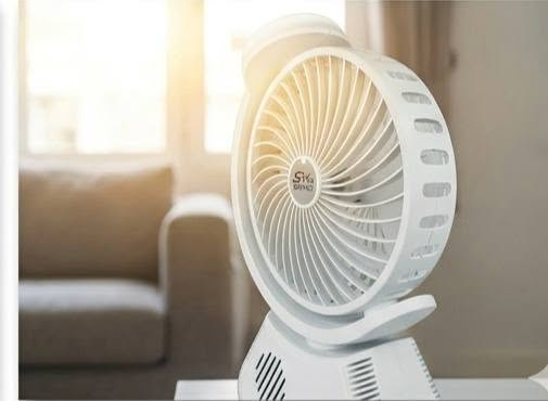 🌟 مروحة سبيكر مع إضاءة LED موديل 803

استمتع بأجواء منعشة وترفيه متكامل مع مروحة 803 العملية، التي تجمع بين التبريد والإضاءة وتشغيل الموسيقى في جهاز واحد.

✅ 3 سرعات مختلفة للمروحة
✅ مكبر صوت مدمج مع دعم البلوتوث
✅ إضاءة LED مريحة للاستخدام الليلي
✅ بطارية ليثيوم قوية بسعة 6000mAh
✅ تدعم USB وTF Card ومنفذ Type-C
✅ أزرار سهلة للتحكم بالصوت والسرعة والإضاءة
✅ تصميم عصري وأنيق مناسب للمنزل والمكتب

🔋 تعمل بالشحن الكهربائي
⚡ القدرة: 10 واط
📏 الأبعاد: قطر 26 سم × ارتفاع 42 سم

مروحة متعددة الاستخدامات تمنحك التبريد والإنارة والموسيقى أينما كنت.


**إذا كنت صاحب هذا الإعلان وتريد حذفه لأي سبب، رجاءا أرسل رسالة إلى الدعم الفني**