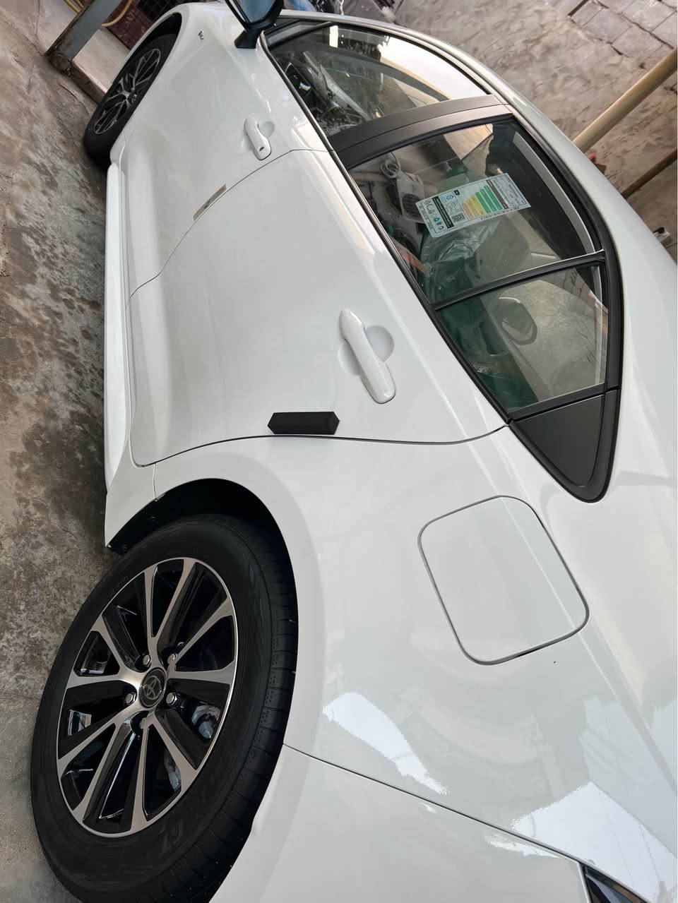 سلام عليكم 
كورلا هايبرد مديل 2024 الشكل الامريكي 
سياره كفاله عامه الداخل لونين ماشيه 20 الف 
السياره مالت اقساط بصره المقترض والكفيل نفس البيت 
السعر 143 قابل لتفاوض 
الهاتف *********** Singapore
