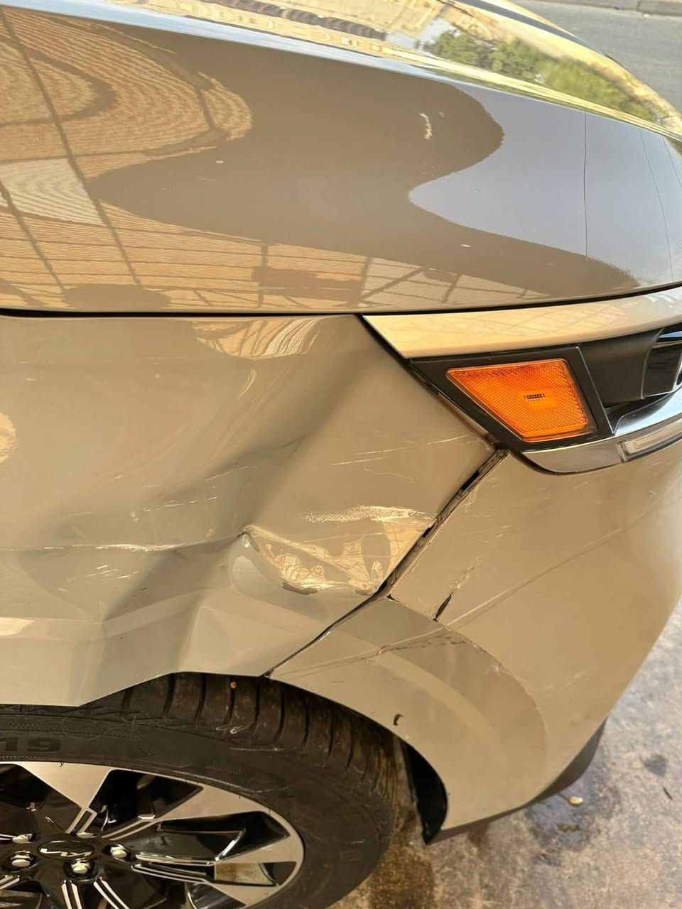 #مكلف_بالنشر
السلام عليكم ورحمة الله وبركاته 
#للبيع_كيا_كرنفال 2024 نص فول 
#جنطة كهرباء  
#ضررها من امريكا قبغ البنزين وراجع بارد فقط.
#الجاملغ الامامي بالعراق كما مرفق مع الصور 

#السعر 300$ 
#رقمها_اربيل_اجرة الرقم الجديد 
#للاستفسار_الاتصال ‏‪***********
