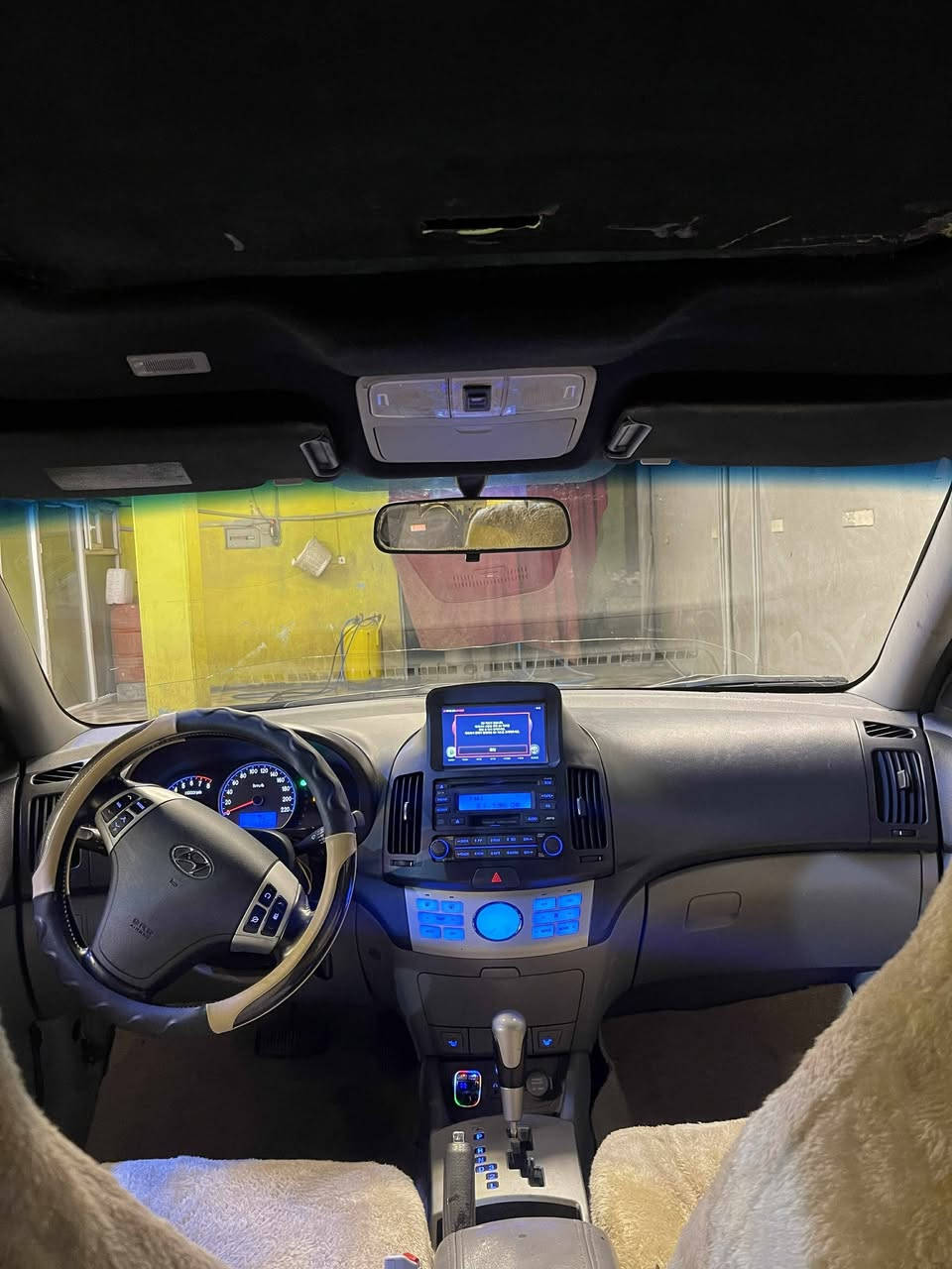 هۆندا ئاڤانتی 2007
براوەیە  170هەزاری  ڕۆشتووە
مەکینە ١٦ ی دکشن بەرز 
فول فولی  سلاید 
شاشە ئایپاتە و کامێرایە 
کوشن هیتەر 
سوکان ڤۆلێۆم 
ئاوێنە شەفت 
سەیارەکە نموونەیە لە جوانی
سەقفی بەشەرت بێ بۆیاخ 
تەبرید سارد و گەرم بەشەرت 
گیر و مەکینە بەشەرت
کارەبای بەشەرت  
ABS 

جامی پێش و دوای هەلگیراوە
تەقە و ڕەقەی بەشەر کامل مەسرەف کراوە 
شوێن ...ڕانیە 
***********
