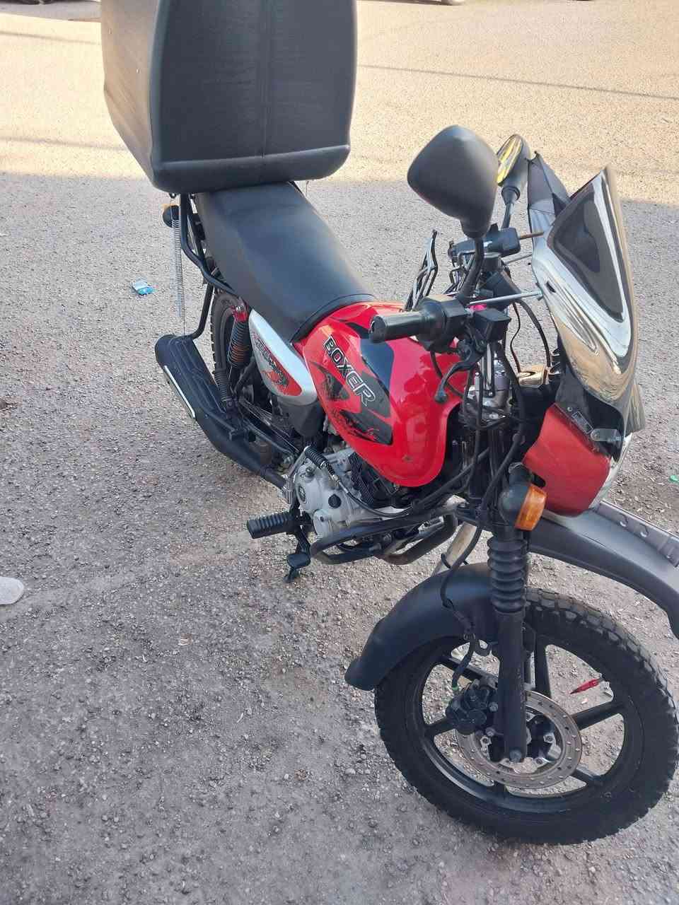 السلام عليكم موديل 22 نازلة بال 23 شهر 10 دراجة جديدة كلش مبدل بس زنجيل وجاكوج فقط الدراجة بسمي رقم بغداد استخدام شخصي مو دلفري مابية برغي نقص سعر 2600 مليونين وستمية  بغداد الشعب ***********
