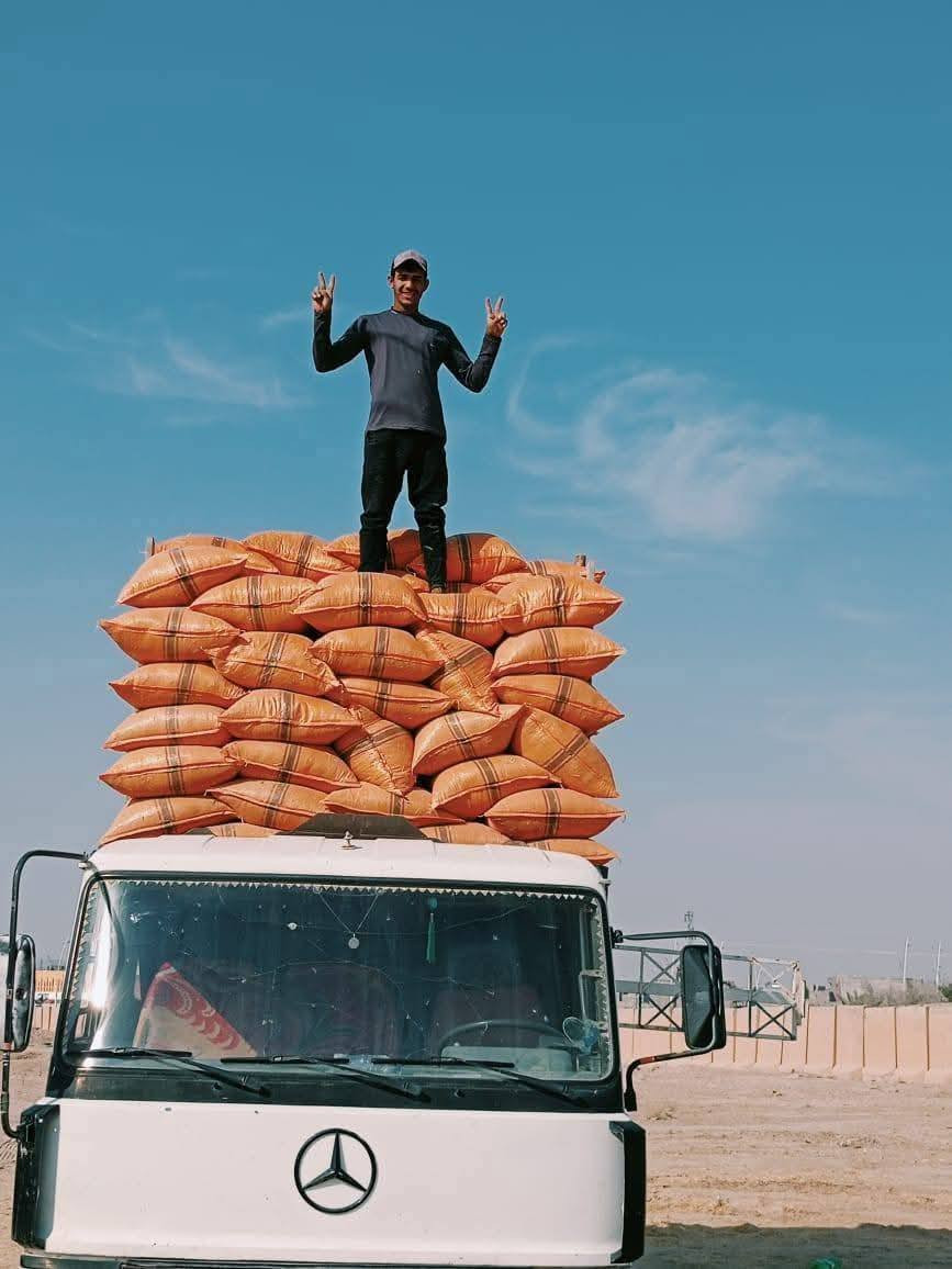 السلام عليكم
يوجد تبن للبيع شليف ابو 60ترس فول يوجد توصيل جميع جميع محافظة العراق  وسعربالمكان 3000 /او الاتصال على الرقم ***********
