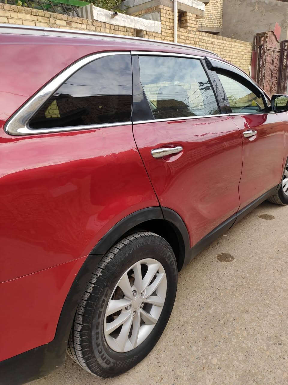 السلام عليكم سورنتو للبيع أو أمراوس ٢٠١٧ وارد أمريكي ٤ سلندر اللون دم الغزال رقم ميسان دولي الجديد وبأسمي والسنويه مجدده والمحرك والكير والحداديه كفالة وباتري وأطارات جدد جاهزة ونظيفة وحادثهه كلش حلو الجاملغ الخلفي بدون دواخل وبدون تبديل والجاملغ الثاني عالبارد ورشات صبغ تحكمات أستيرن وتحكمات أمرايات تبريد أكثر من قطعه لايتات زنون ومواصفات أخرى معروفة السعر ١٧٥ وبيهه مجال للأستفسار ***********
