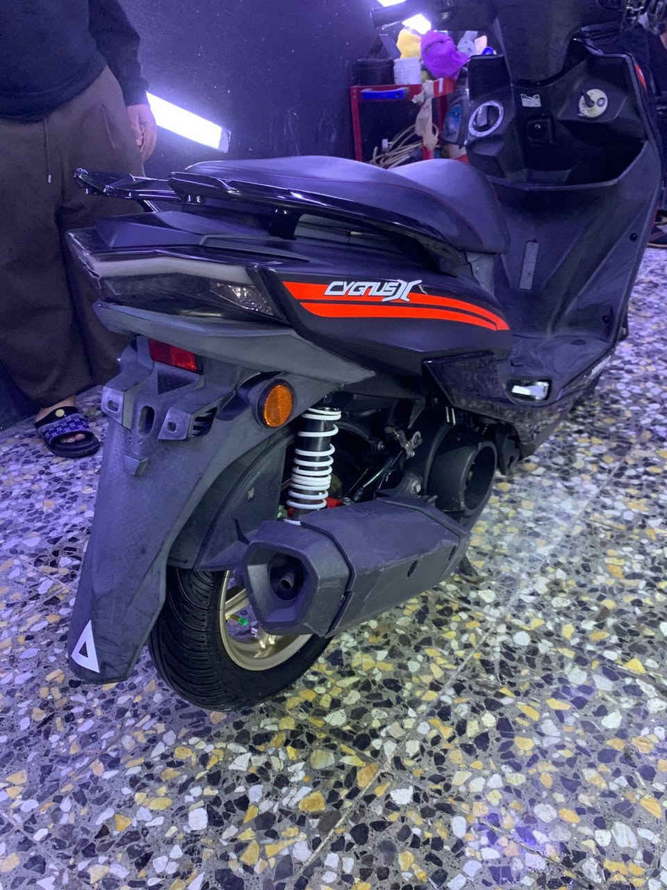 شمعه يباني درجه جديده مكفوله كفاله عامه صارلها شهرين من طالعه من معرض مكان بغداد شعب ***********
