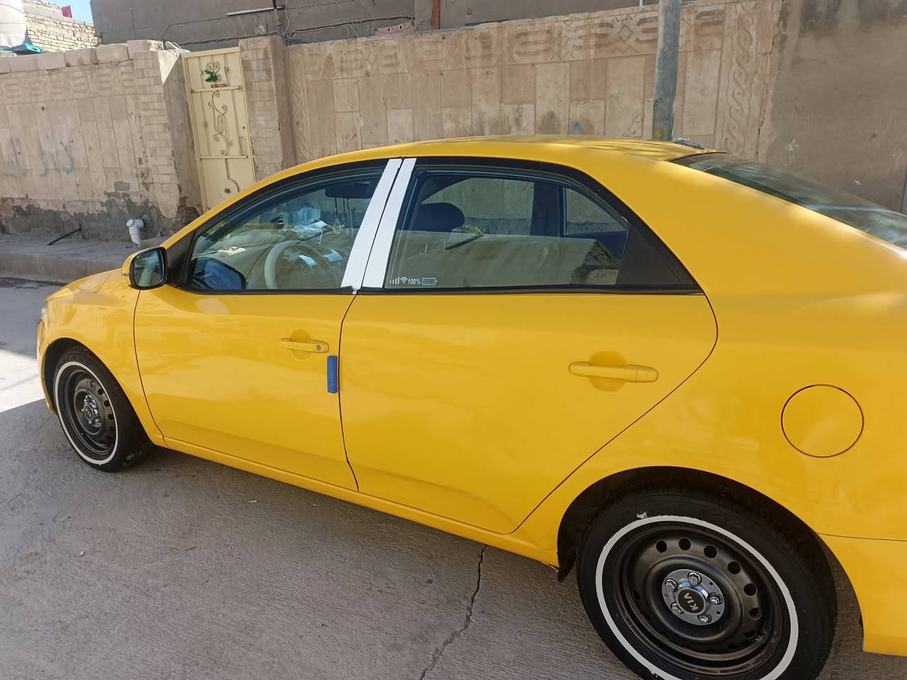 السسلام عليكم فورتي وارد أمريكي ماكينه 2000 موديل 2012 مصفره مرور وهيئة بضربتها باب وبنيد . 
السعر 90 وفيها مجال. 
الرقم. ***********.
