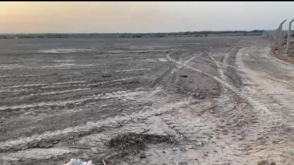 سلام عليكم على بركت الله 
🔸توجد ارض للبيع 
🔹مساحة (7دونم)
🔶موقع واسط العزيزية الدير الاوسط
🔹تبعد عن الشارع (500م)
الاستفسار 
مراجعة مكتب عمار احمد للعقار 
التصال…
‭***********
***********
