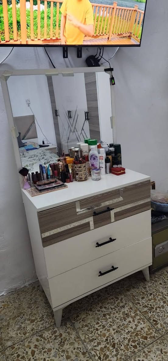 سلام عليكم بنات عندي غرفه نوم جديد وثلاجه وبراد جديد مسعجله ابيعه اريداسافر يريديشتري يتفضل خاص


**إذا كنت صاحب هذا الإعلان وتريد حذفه لأي سبب، رجاءا أرسل رسالة إلى الدعم الفني**