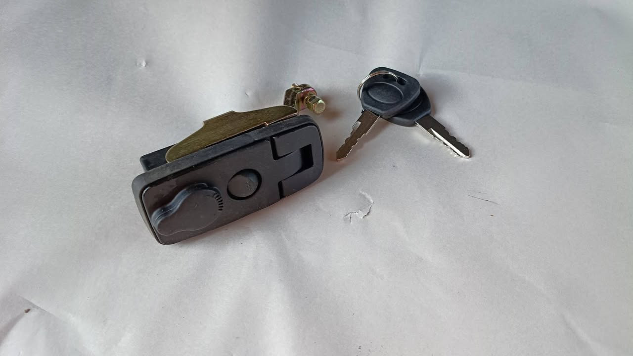 السلام عليكم ، يتوفر لدى ورشة الفنلندي الهندسية قطع غيار باص صيني 
يوجد طلبات خاصة لقطع الغيار النادرة  مباشر من الشركة المصنعة 
يوجد توصيل لجميع المحافضات 
يوجد تشخيص وبرمجة بأحدث اجهزة الفحص العالمية 
فتح سرعة ، مسح كودات ، حافلات وشاحنات ، اليات عامة 
ورشة متكاملة ، فيتر - حداد - كهربائي ، هواء 
العنوان كربلاء حي الصناعي شارع المعارض 
***********
