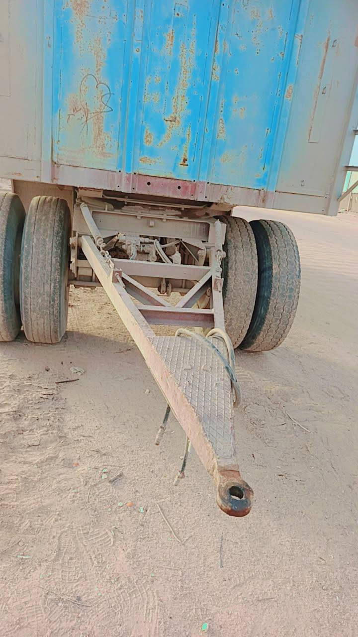 مقطوره لبيع لمنيه سكس طول ٨٥٠متر مكاني نجف جهزه لعمل ***********
